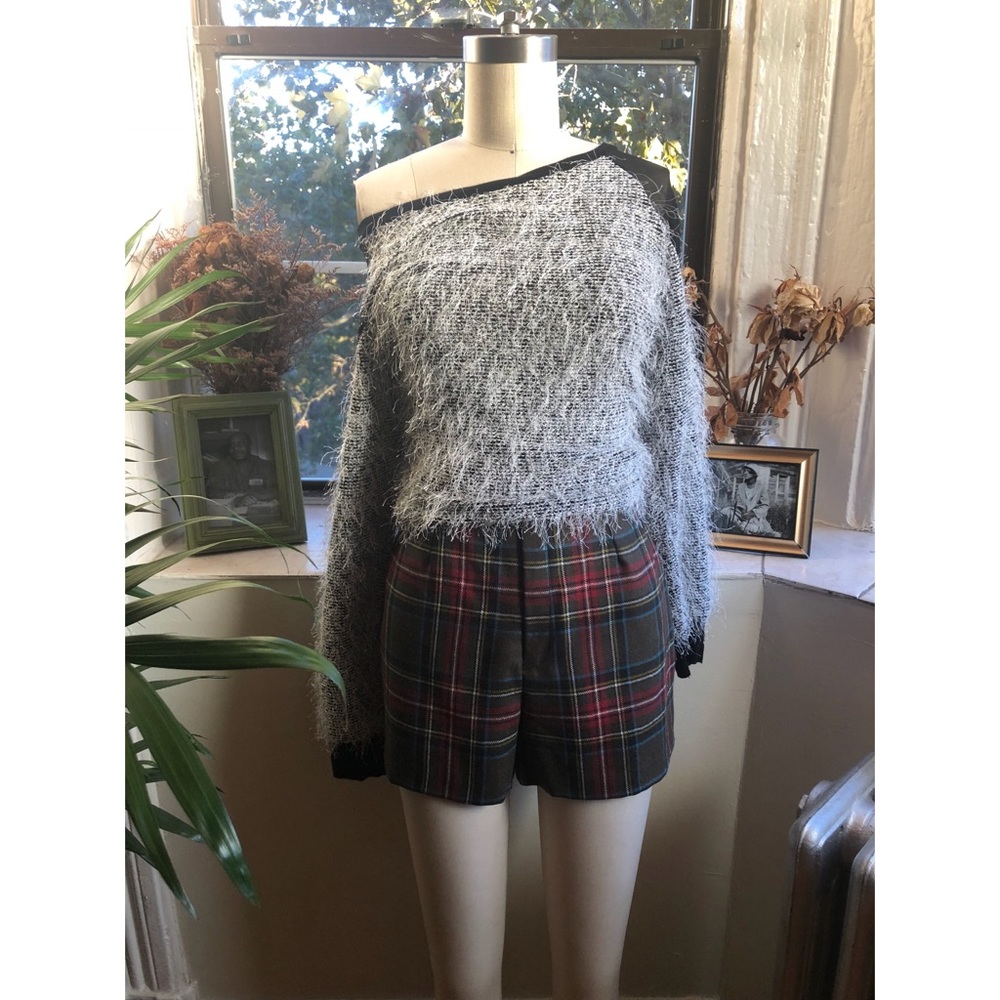 🎄NWOT Banana Republic-Tartan Shorts🎄 - Picture 3 of 5